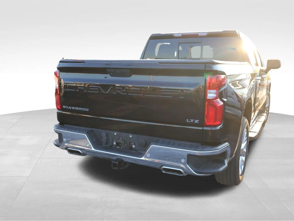 Used 2019 Black Chevrolet LTZ image 17