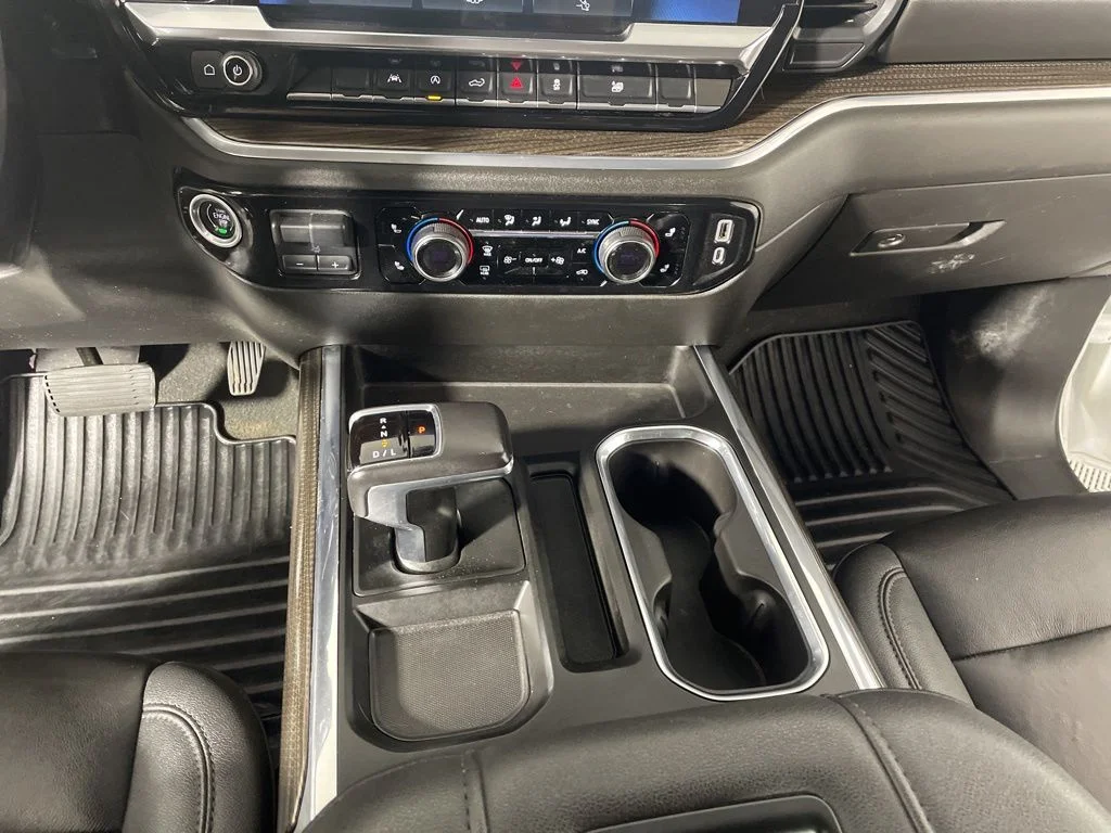 Used 2022 White Chevrolet RST image 18