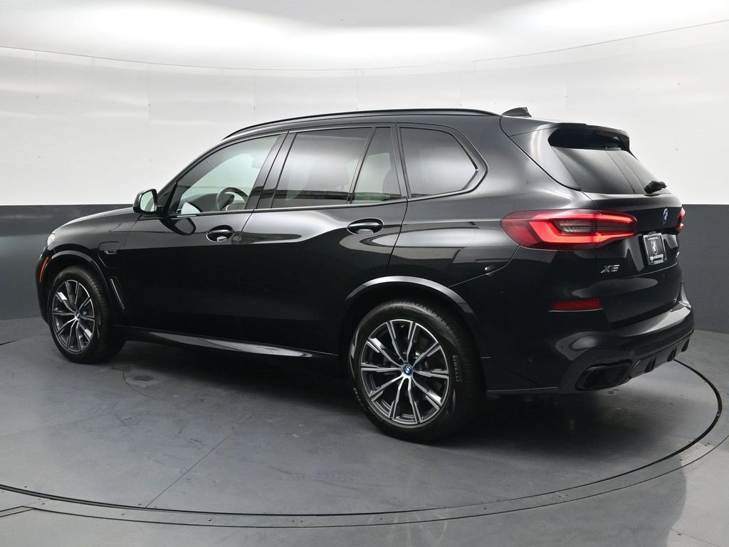 Used 2022 Black Sapphire Metallic BMW xDrive45e image 6
