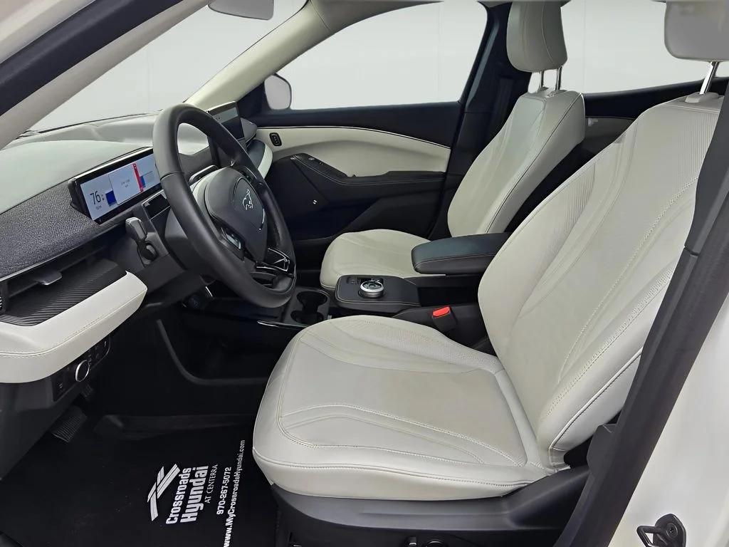 Used 2024 Star White Metallic Tri-Coat Ford Premium image 9