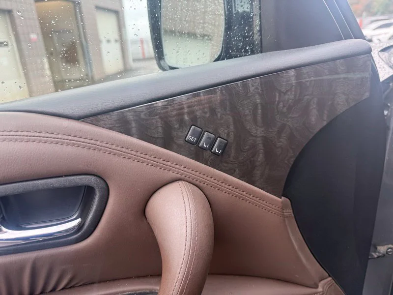 Used 2022 Gray Nissan Platinum image 6