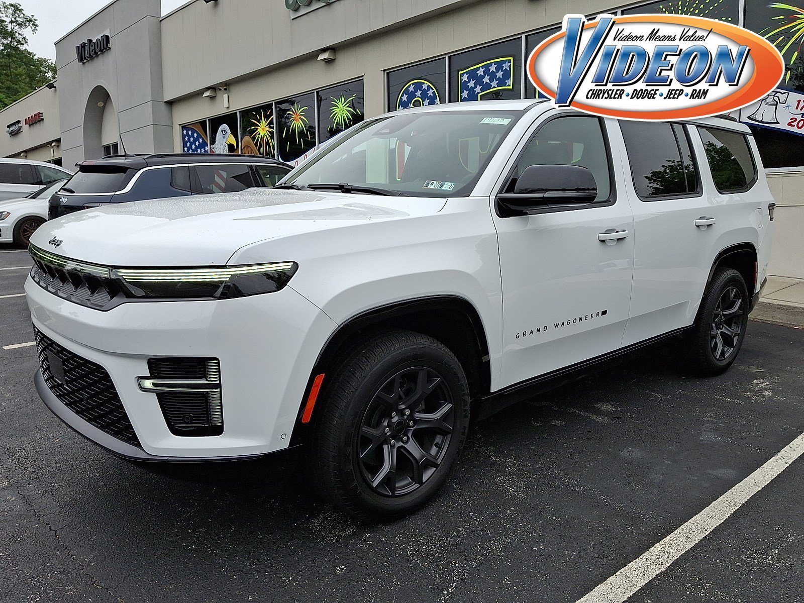 New 2026 Bright White Clear-Coat Exterior Paint Jeep Limited Altitude image 1