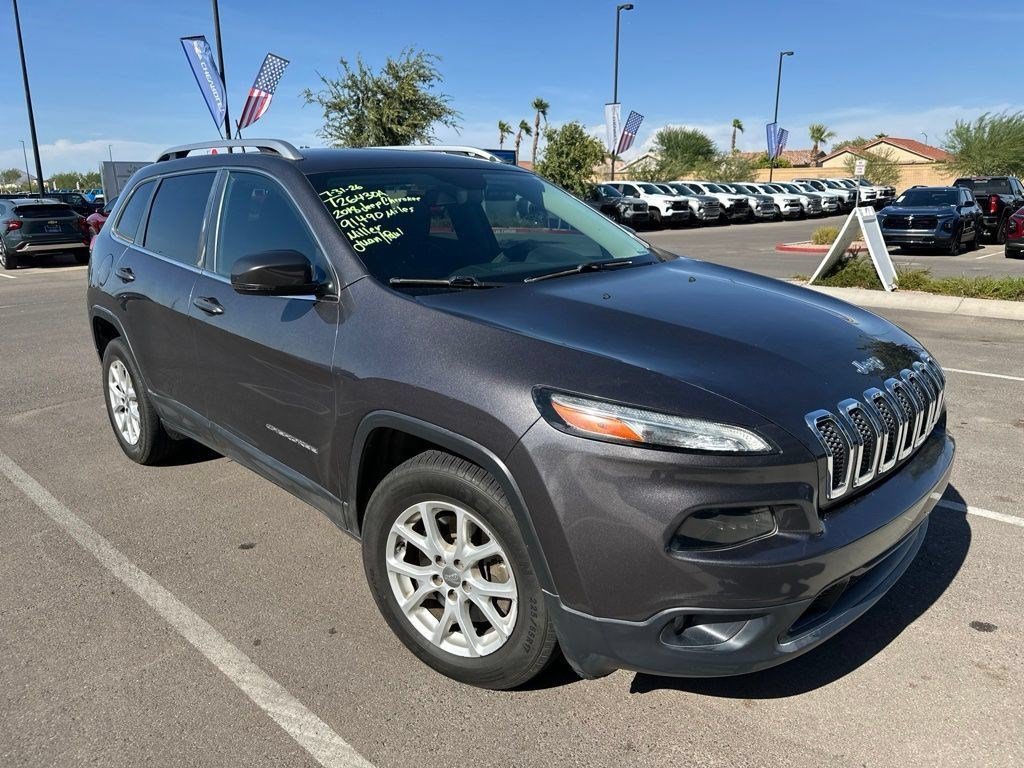 Used 2018 Gray Jeep Latitude Plus FWD image 7