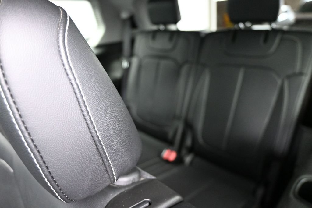 Used 2023 Gray Jeep Limited image 16
