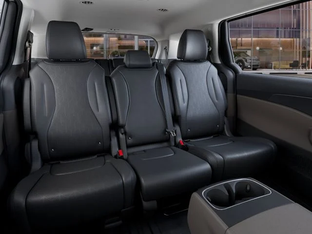 New 2026 Snow White Pearl Kia LXS image 16