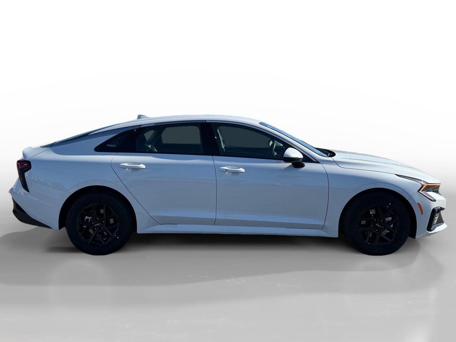 New 2026 Snow White Pearl Kia LXS image 6