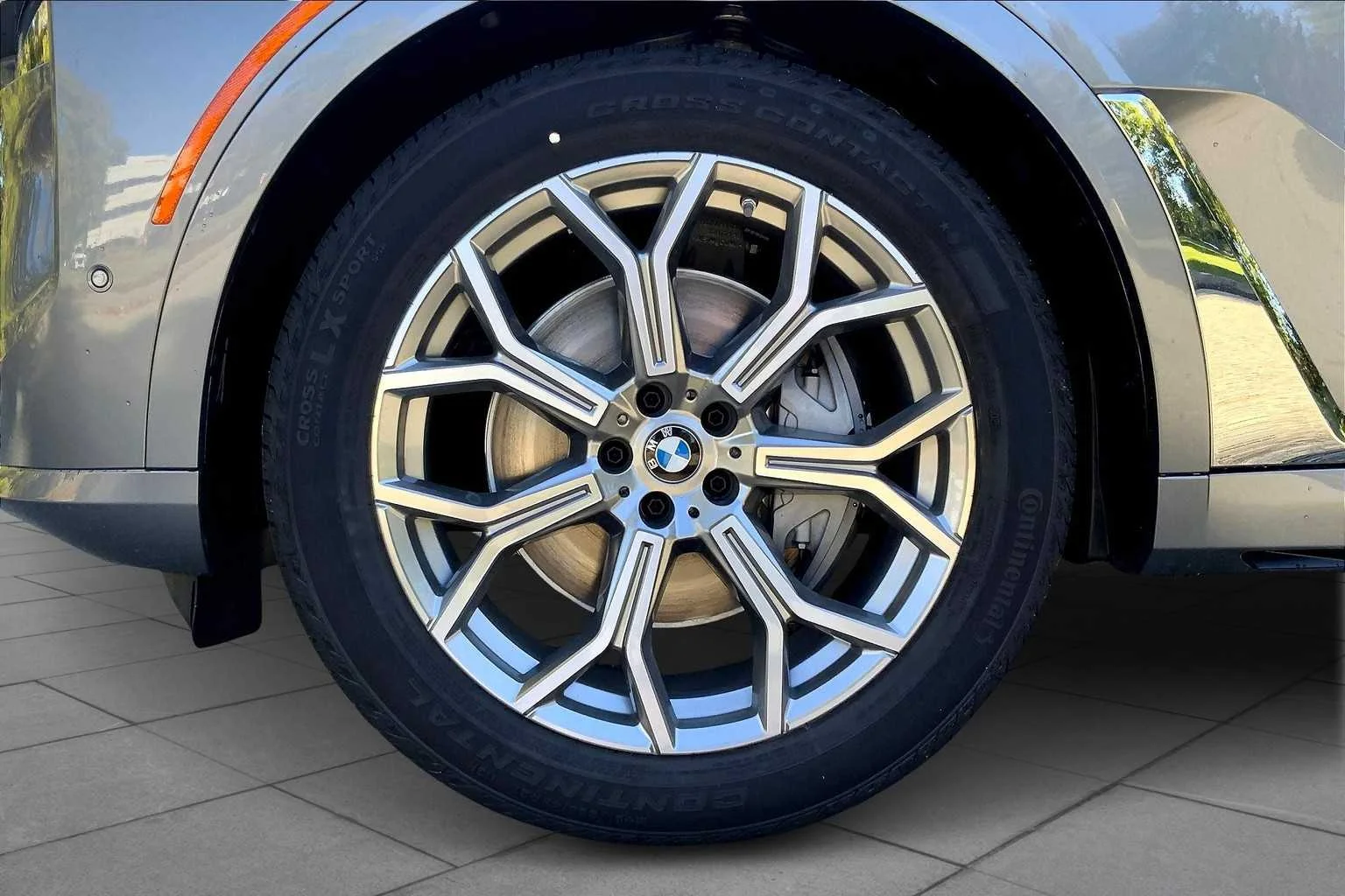 Used 2026 Skyscraper Grey Metallic BMW xDrive40i image 11