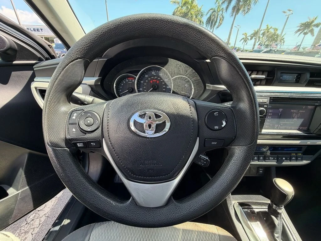 Used 2015 Gray Toyota LE image 18