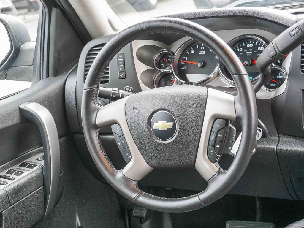 Used 2013 Blue Chevrolet LT image 16