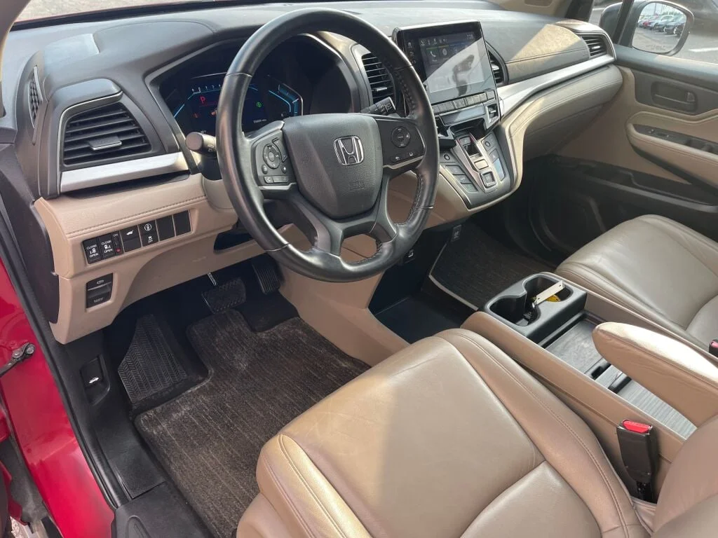 Used 2024 Radiant Red Metallic II Honda EX-L image 5