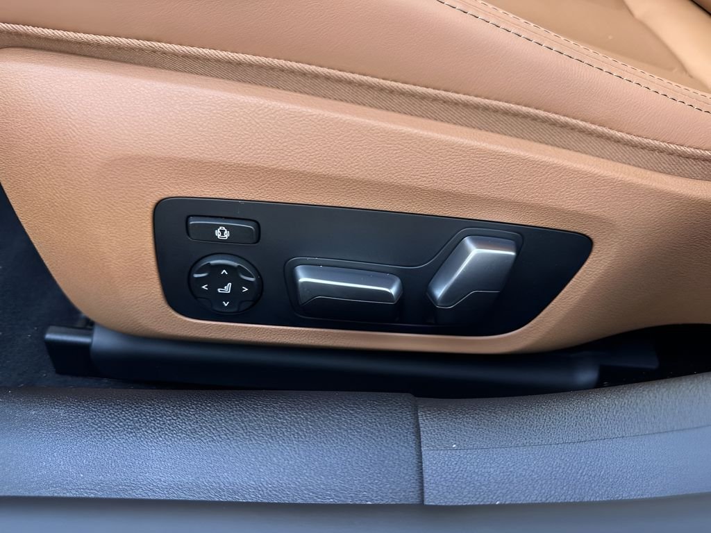 2026 BMW 8 Series 840i - Photo 16
