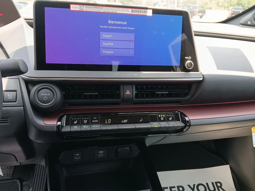 2025 Toyota Prius XSE Premium - Photo 7