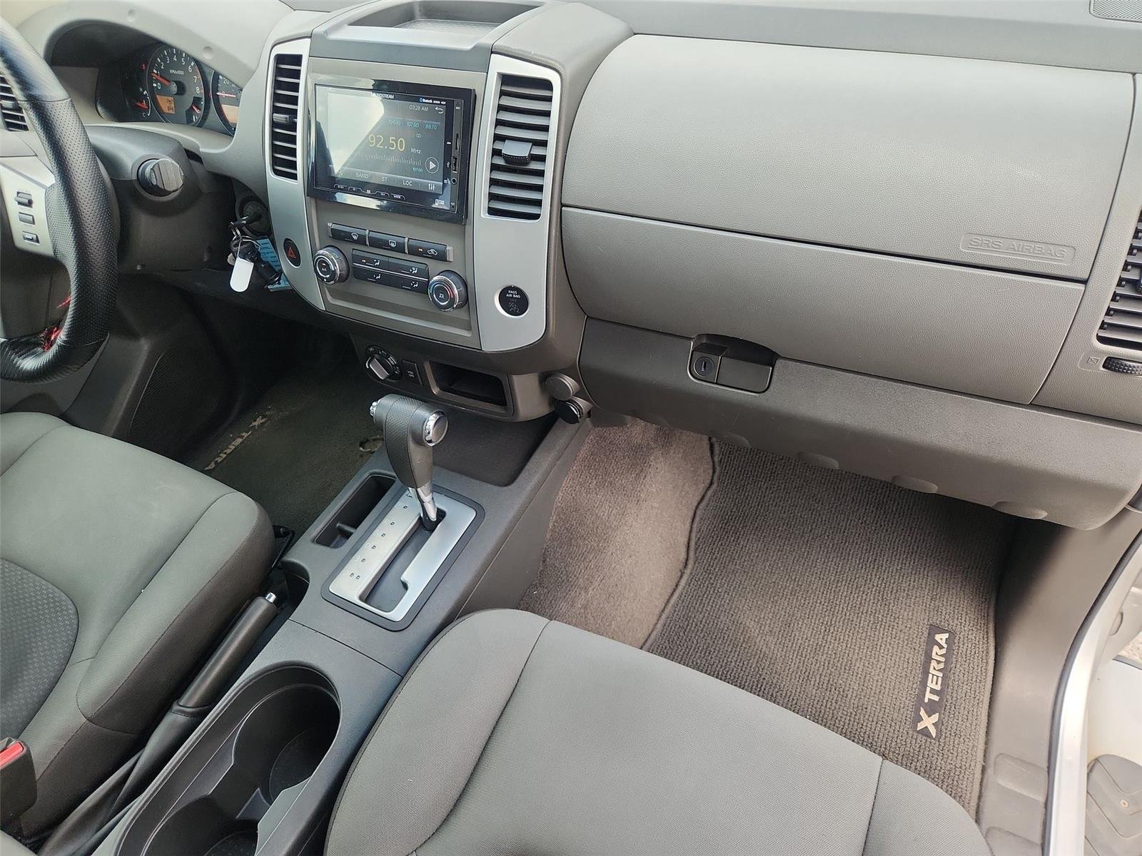 Used 2010 Silver Nissan S image 24