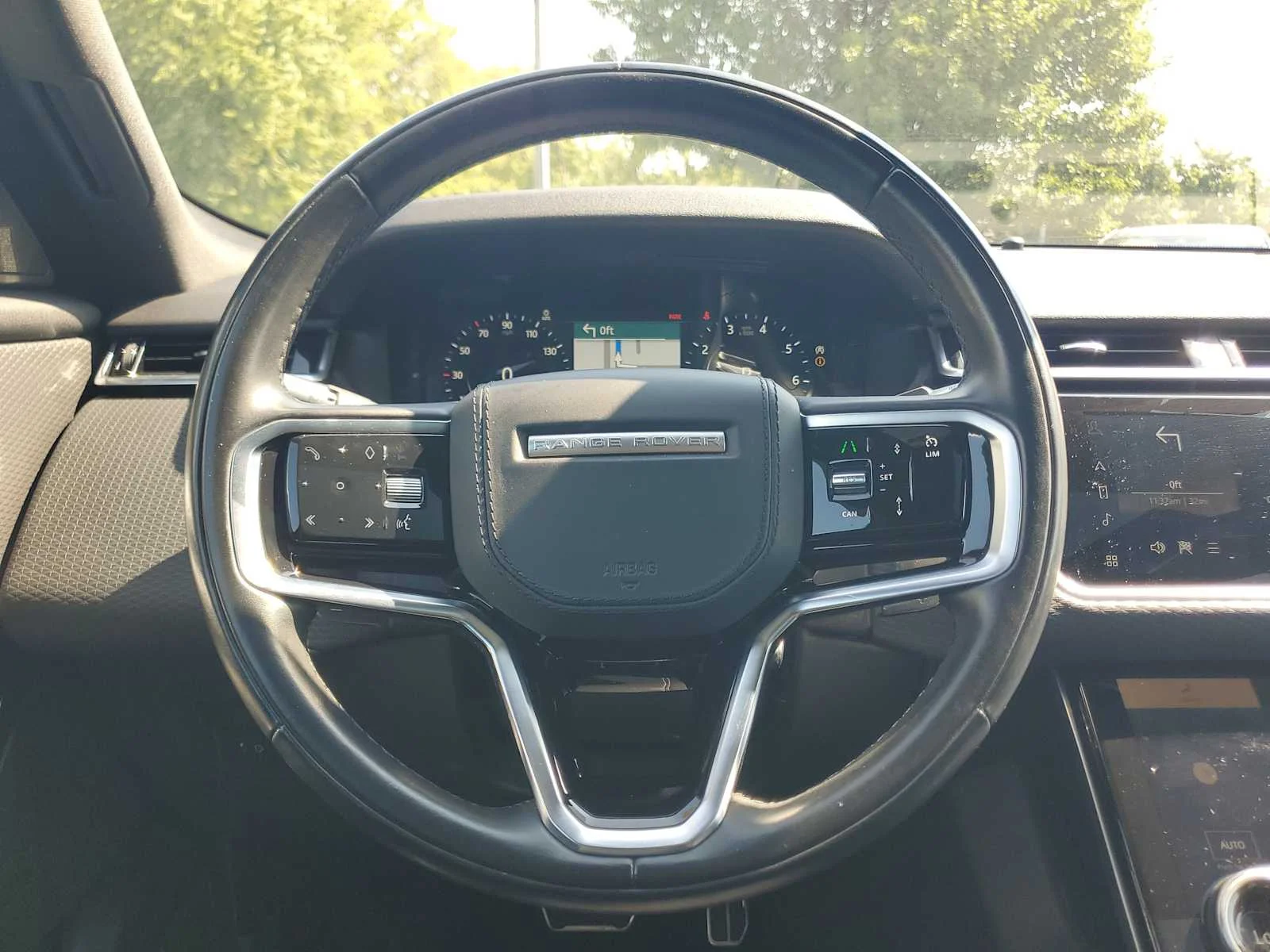 Used 2023  Land Rover R-Dynamic S image 22