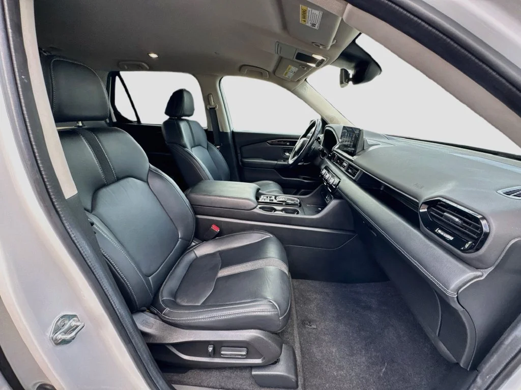 Used 2024  Honda EX-L image 29