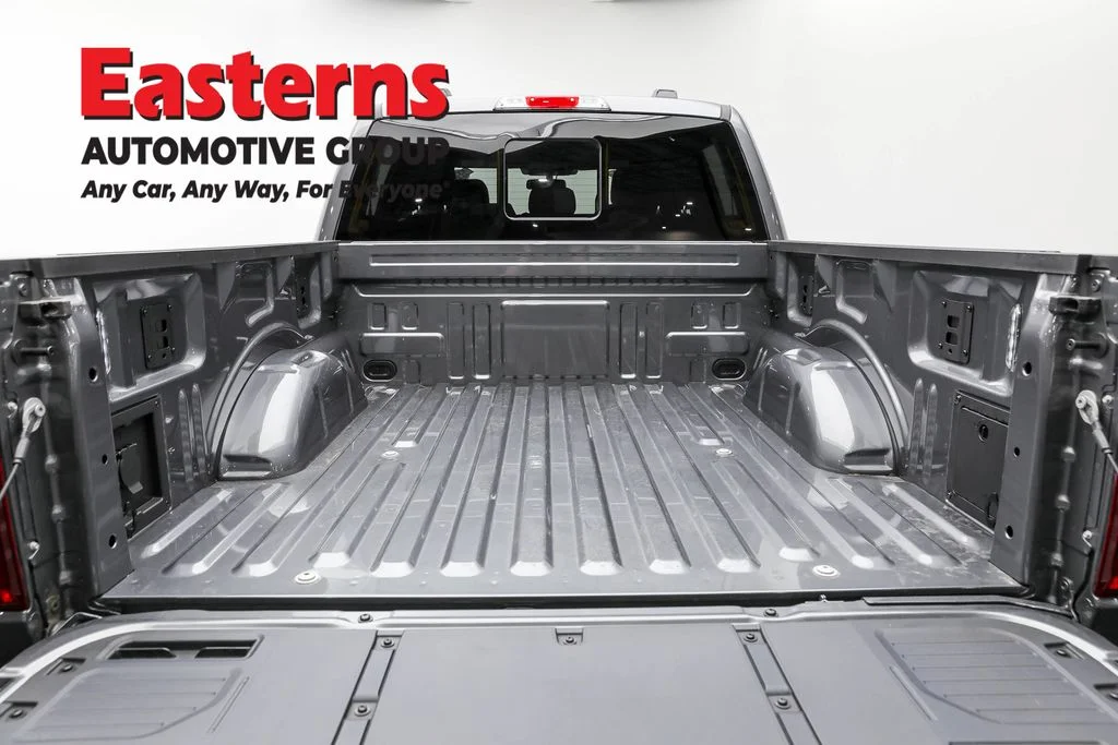 Used 2024 Gray Ford XLT image 9