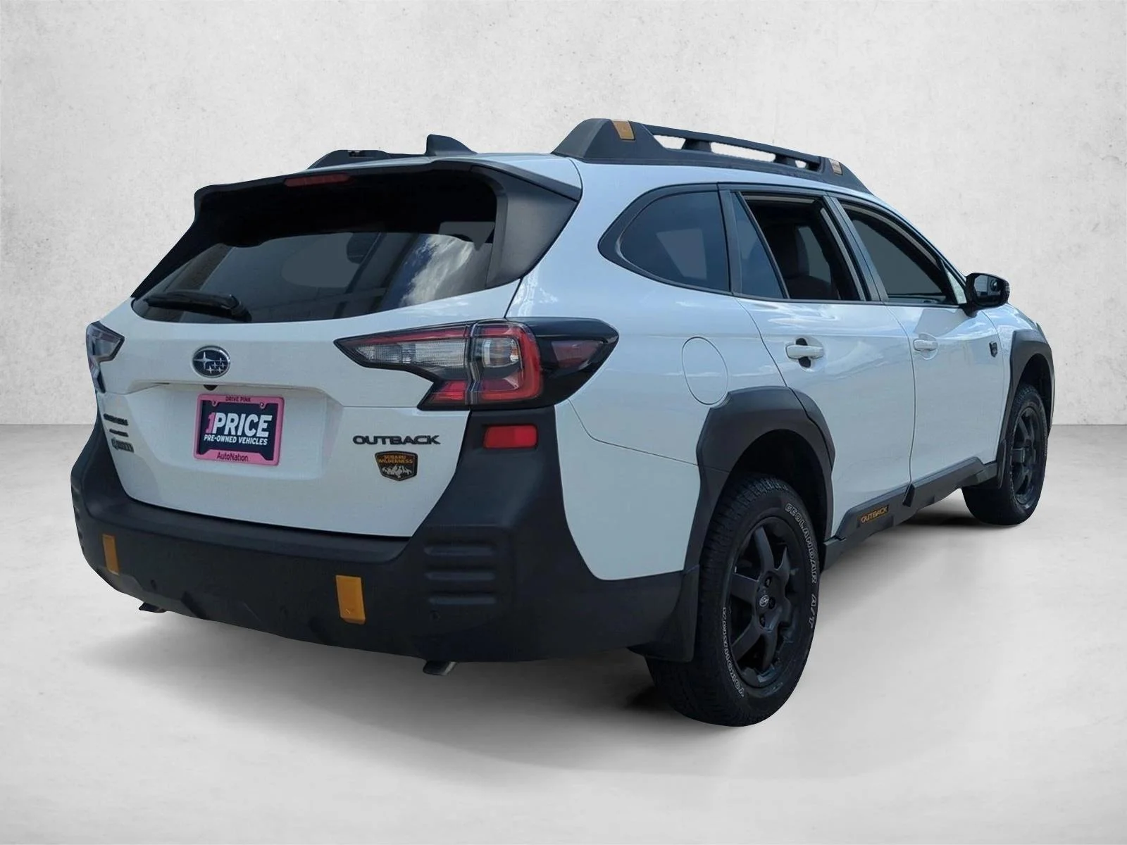 Used 2024 Crystal White Pearl Subaru Wilderness image 5