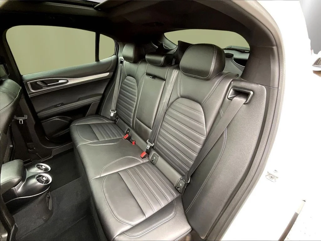 Used 2024 White Alfa Romeo Veloce image 22