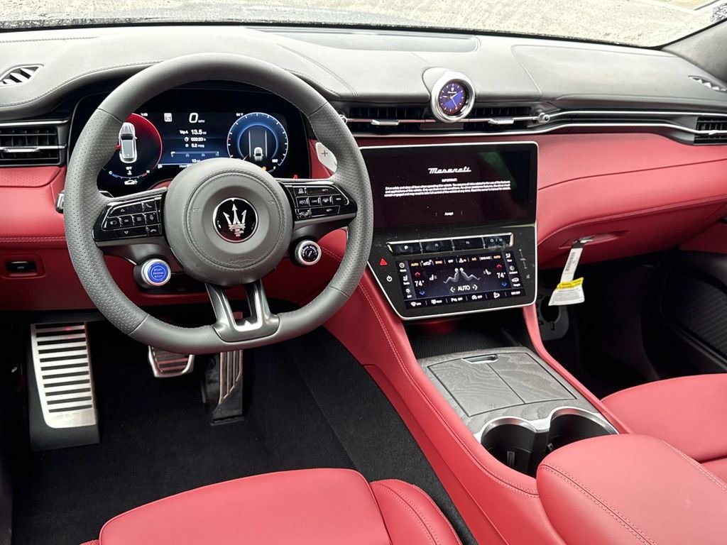 2026 Maserati Grecale Modena V6 - Photo 6