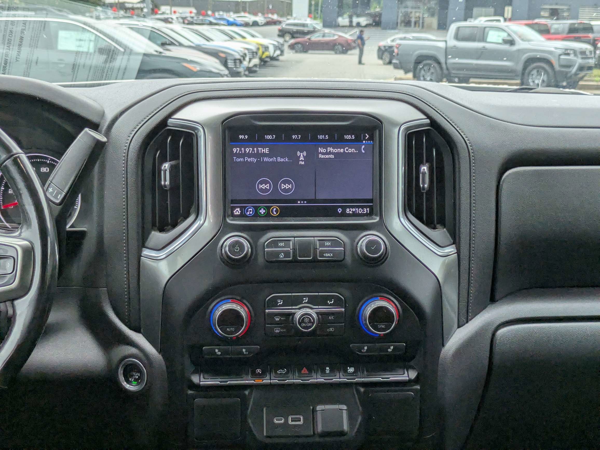 Used 2020 White Chevrolet LT image 14