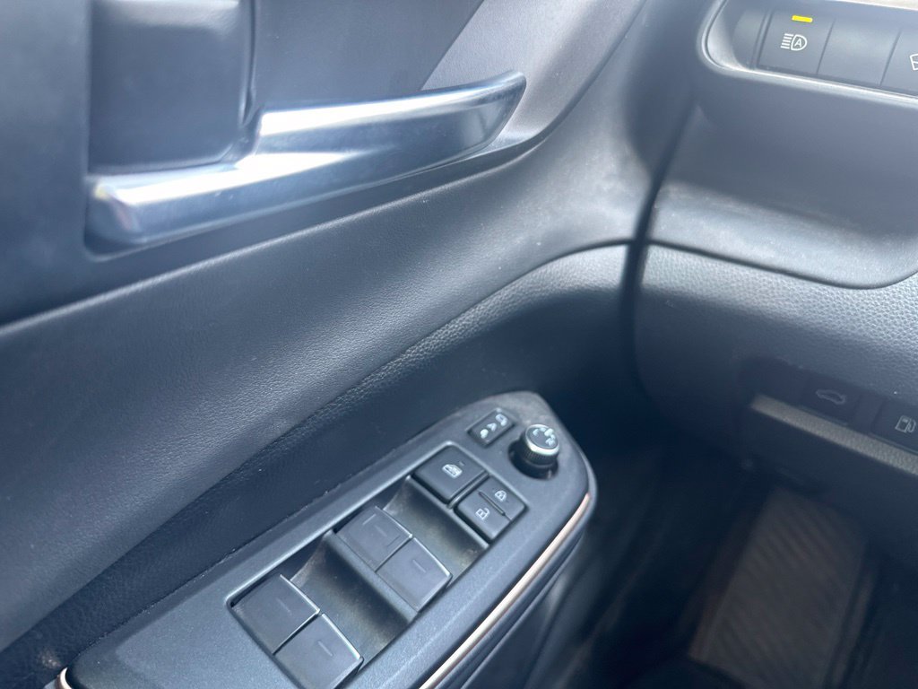 Used 2023  Toyota XLE image 19