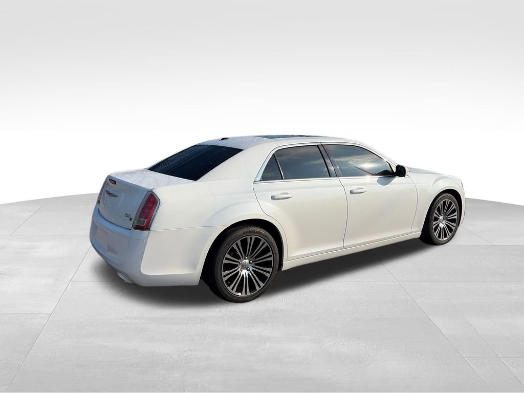Used 2014 Ivory Chrysler S image 6
