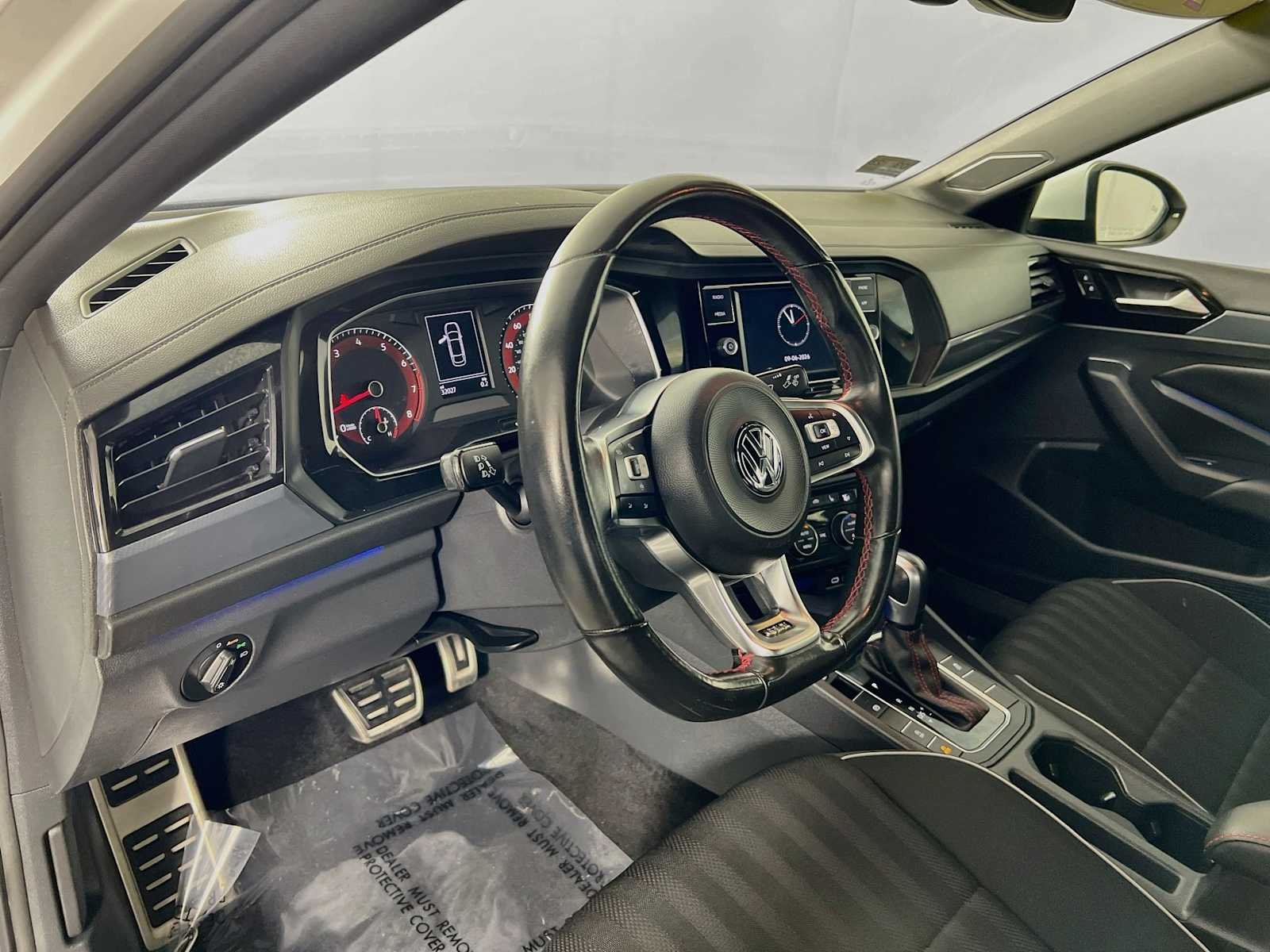 Used 2020 Pure White Volkswagen S image 9