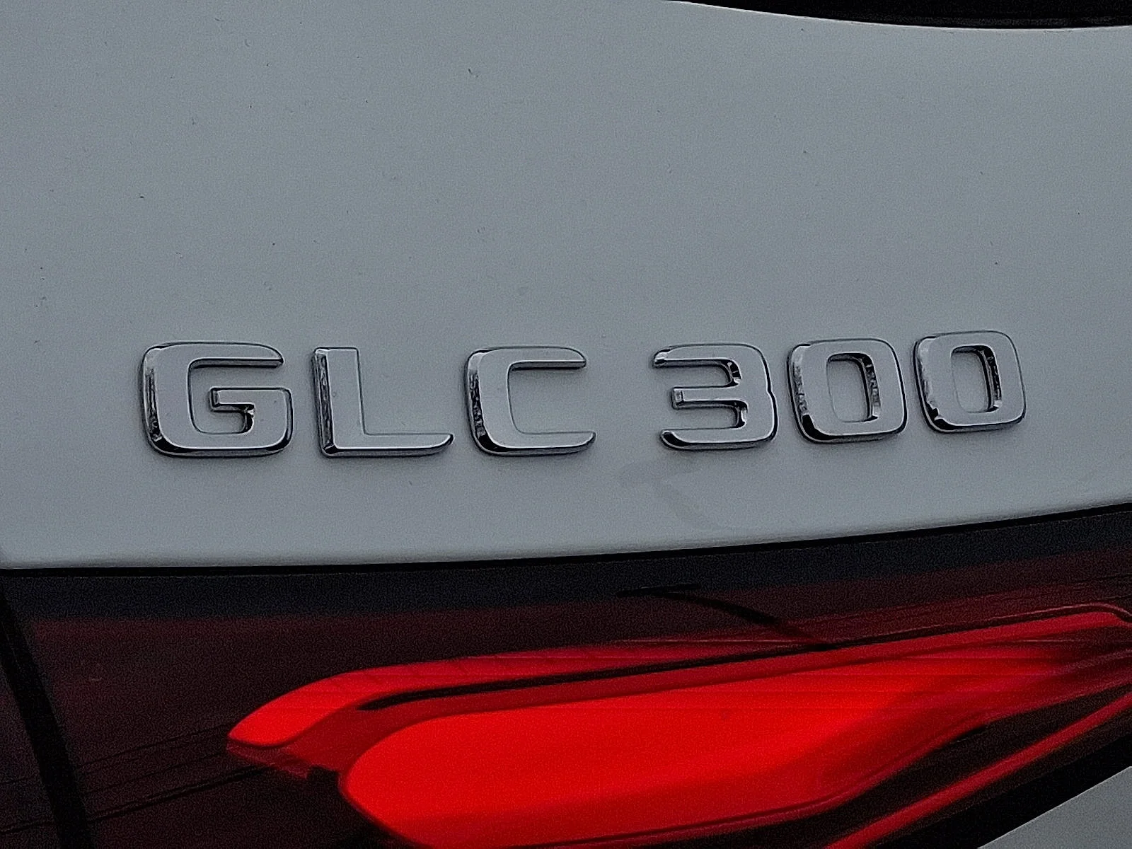 Used 2026 Polar White Mercedes-Benz GLC 300 image 15