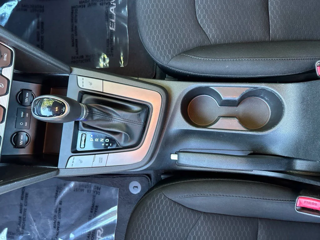 Used 2019 Black Hyundai Value Edition image 17