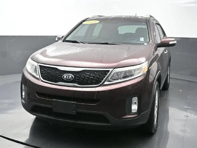 Used 2015 Red Kia LX image 1