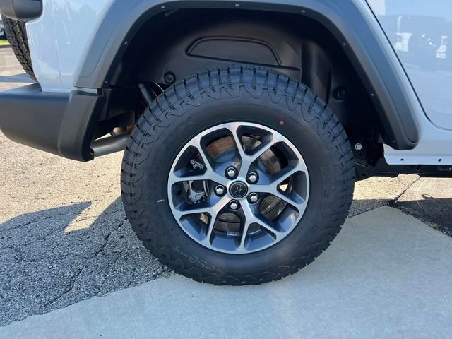 New 2026 Bright White Clear-Coat Exterior Paint Jeep Sport S image 5