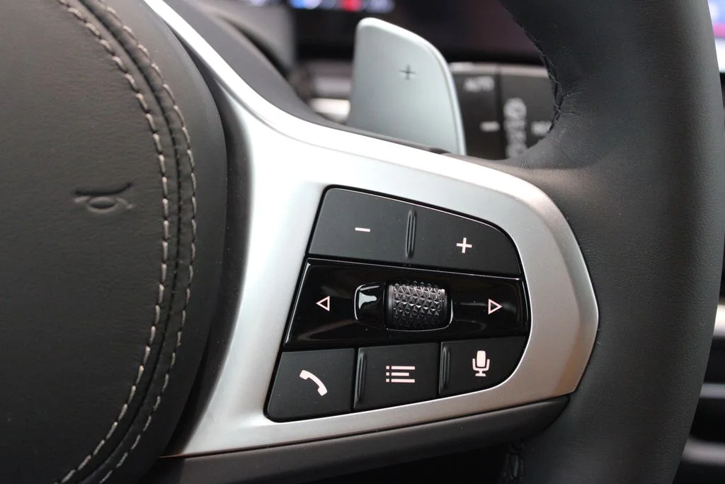 New 2026 Carbon Black Metallic BMW xDrive40i image 20