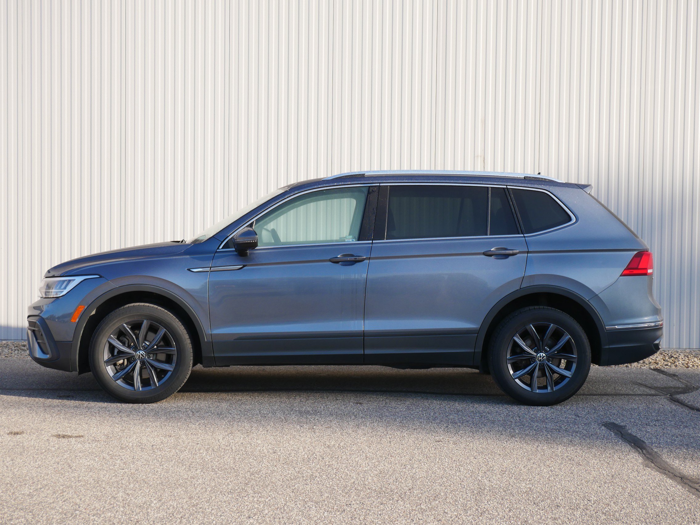 Used 2022 Volkswagen Tiguan SE with VIN 3VV2B7AX8NM009106 for sale in Hastings, Minnesota