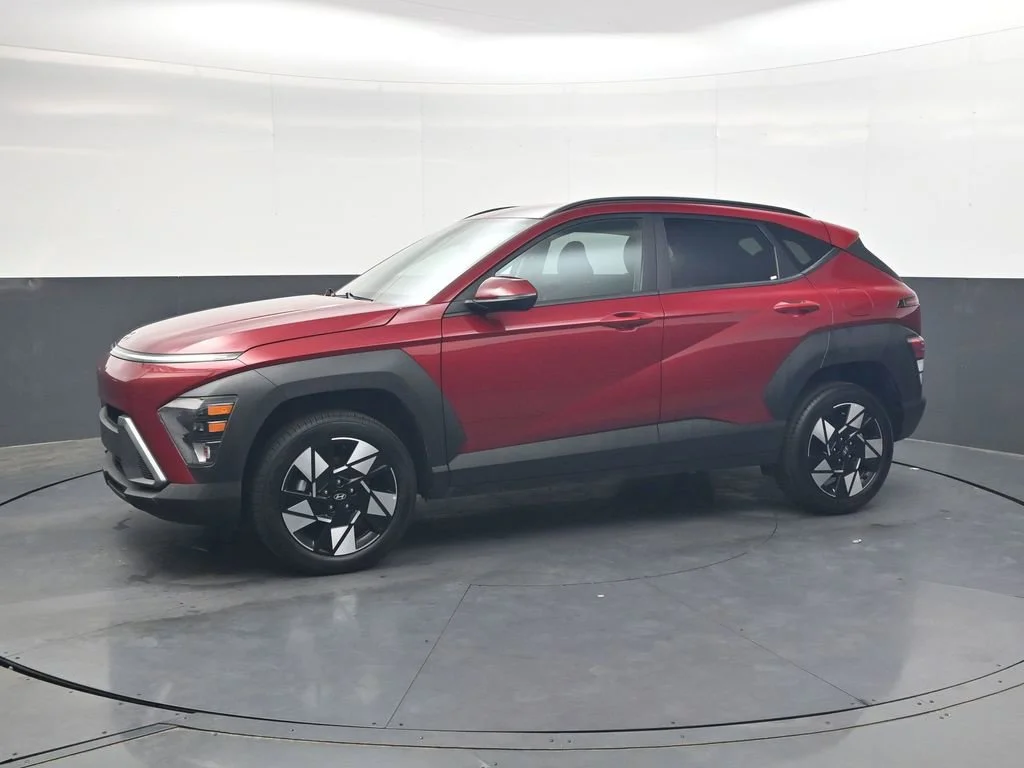 Used 2025 Red Hyundai SEL image 12