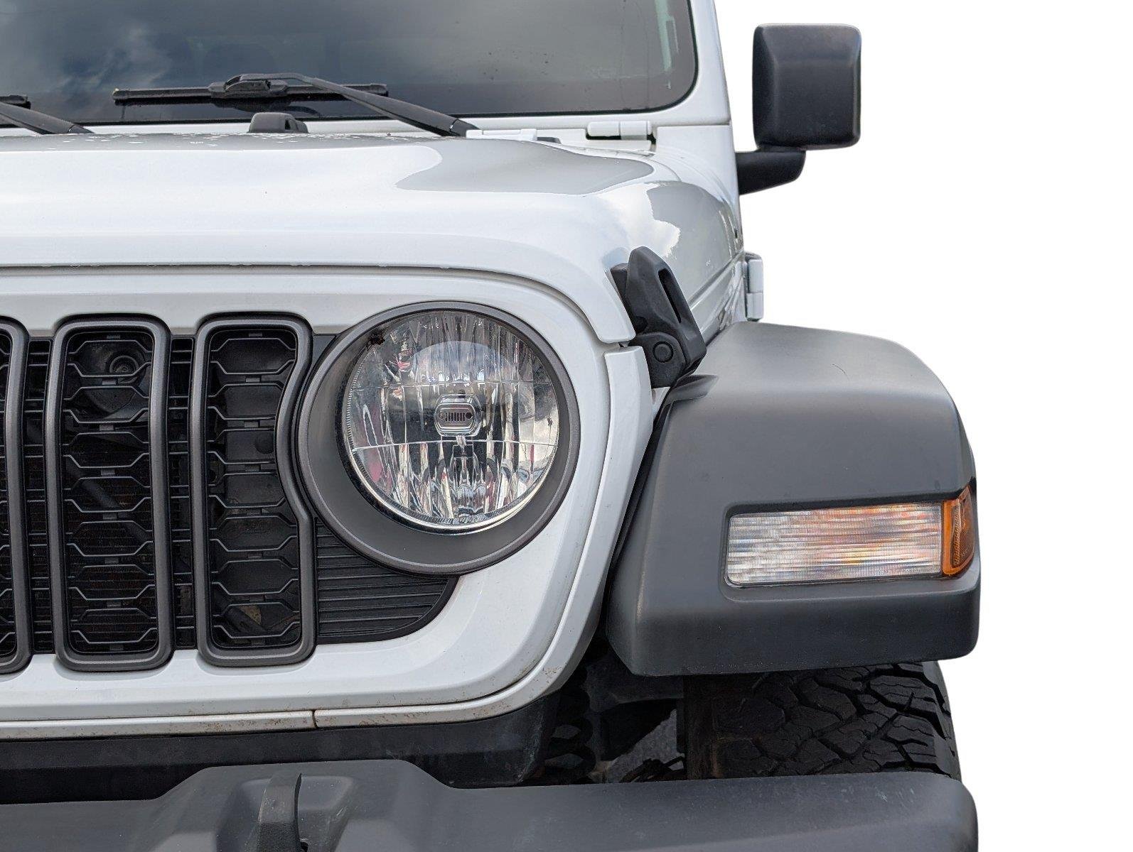 Used 2025 Bright White Clearcoat Jeep Sport S image 12