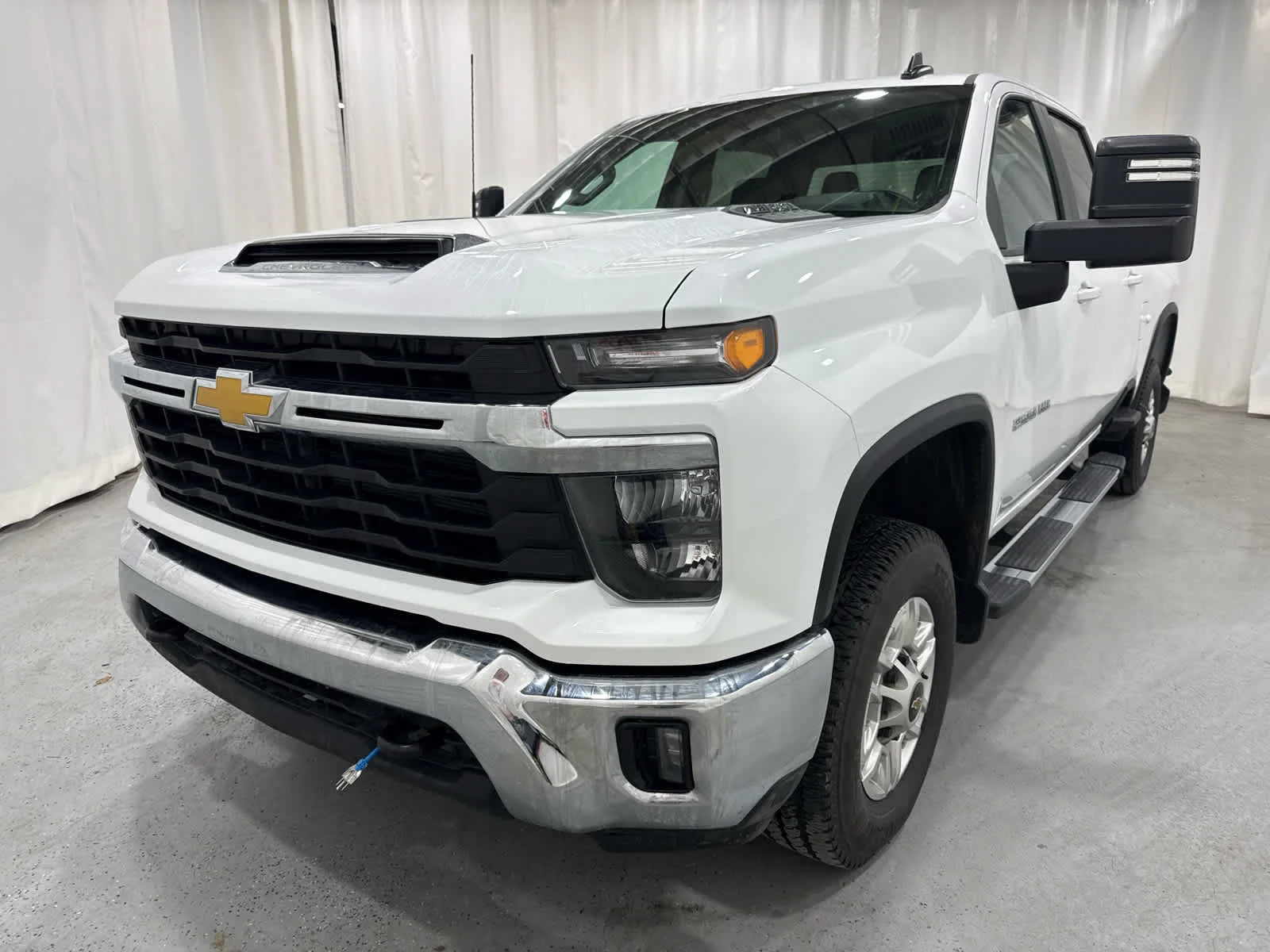 Used 2026 Summit White Chevrolet LT image 1