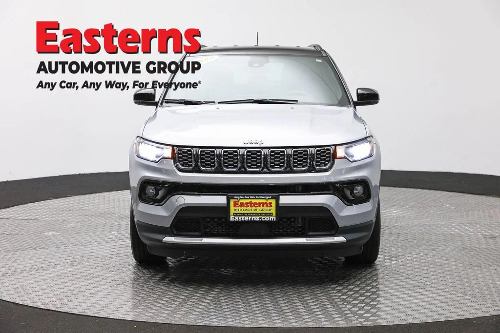 Used 2025 Silver Jeep Limited image 2