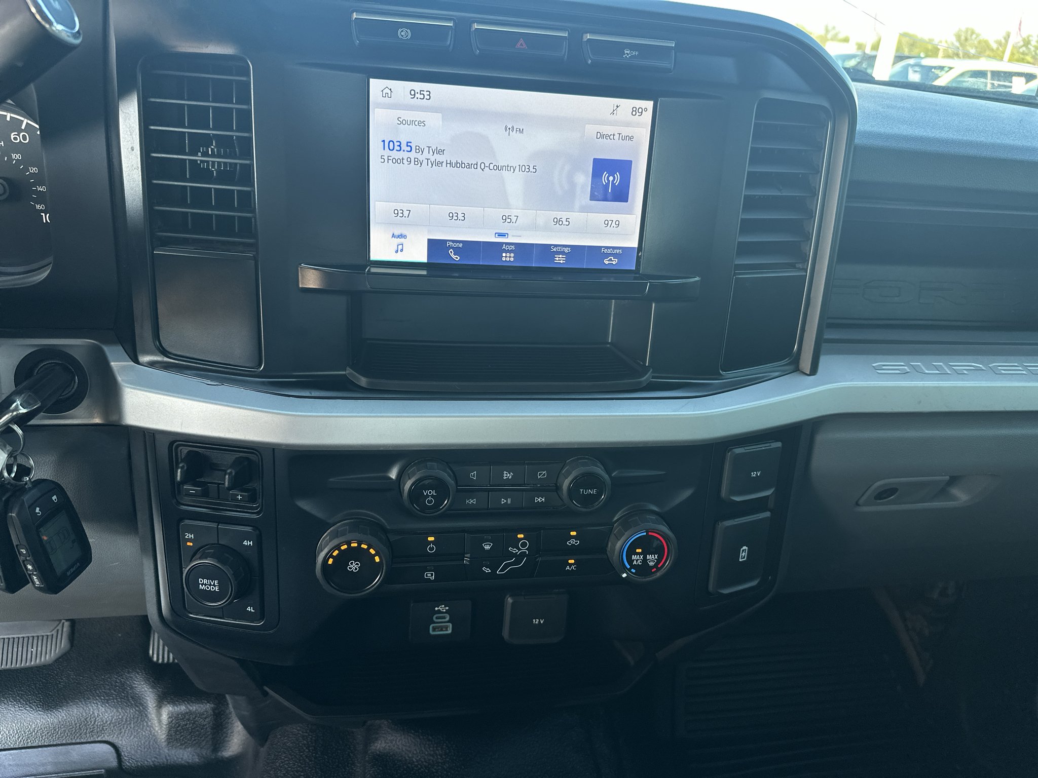 Used 2023 Oxford White Ford XL image 4