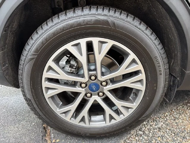 Used 2022 Gray Ford SEL image 12