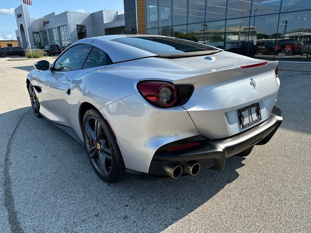 Used 2022 Silver Ferrari Base image 8