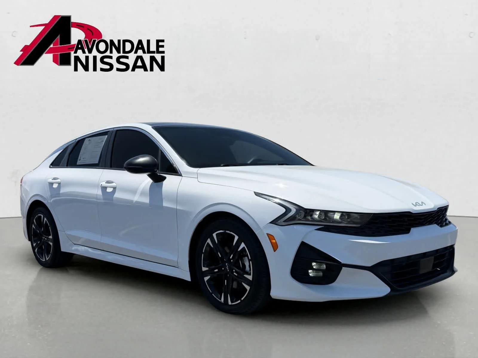 Used 2022 Glacial White Pearl Kia GT-Line image 8