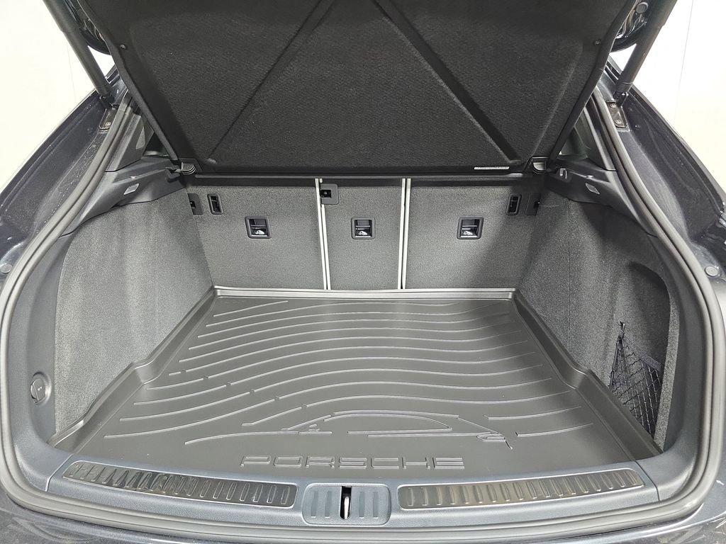 2026 Porsche Macan T - Photo 25