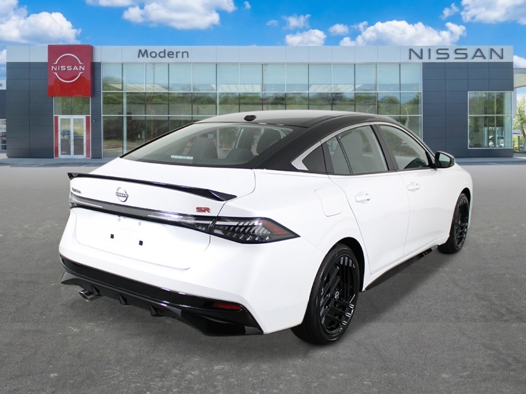 New 2027 Aspen White Tricoat/Super Black Nissan SR image 5