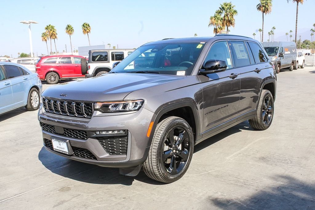 New 2026 Baltic Gray Metallic Clearcoat Jeep Limited image 4