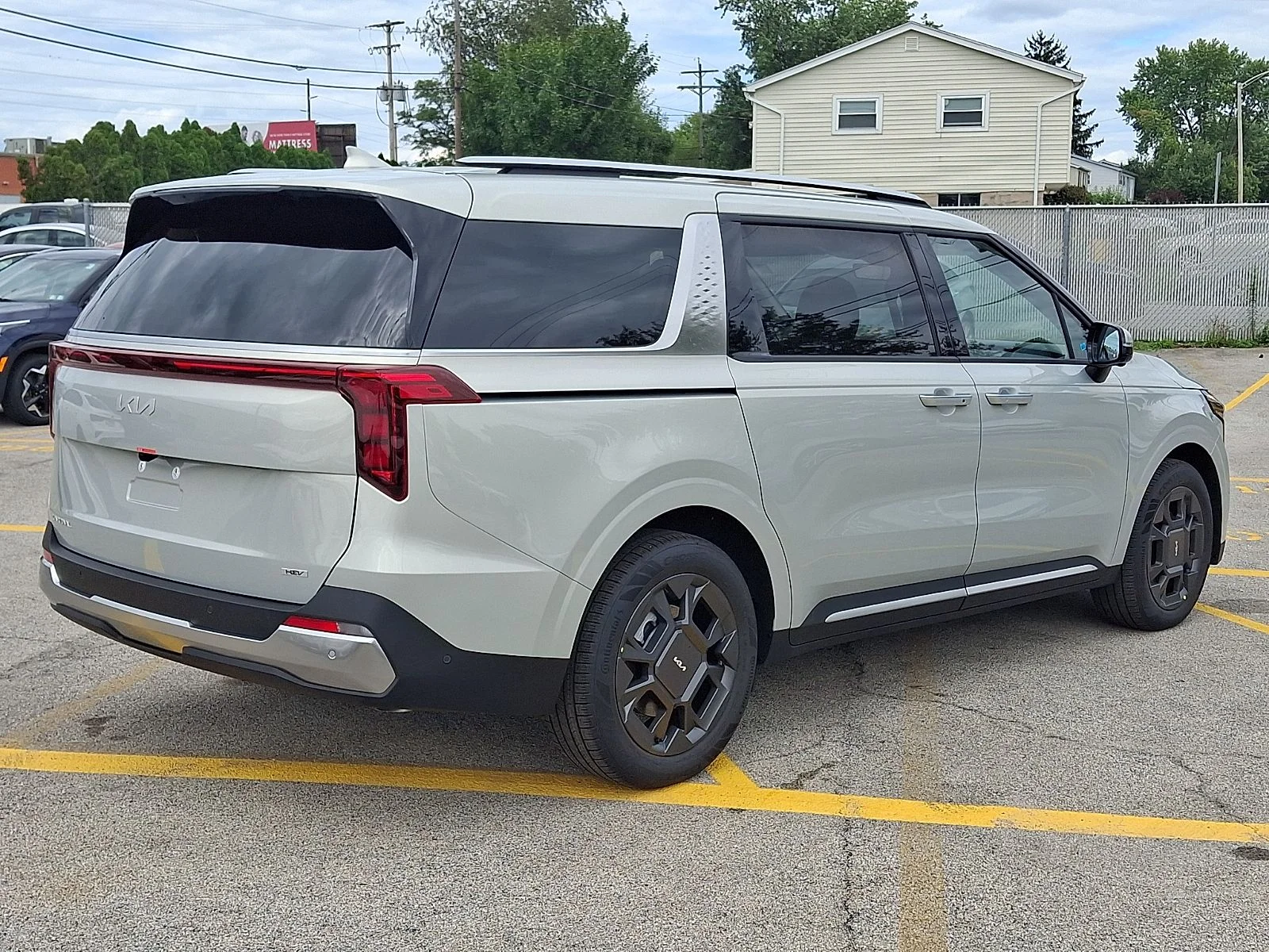 New 2027 Silver Kia SX image 3