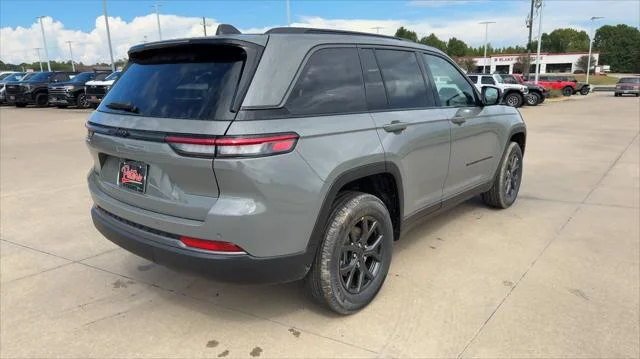 New 2027 Sting-Gray Clear-Coat Paint Jeep Altitude image 9