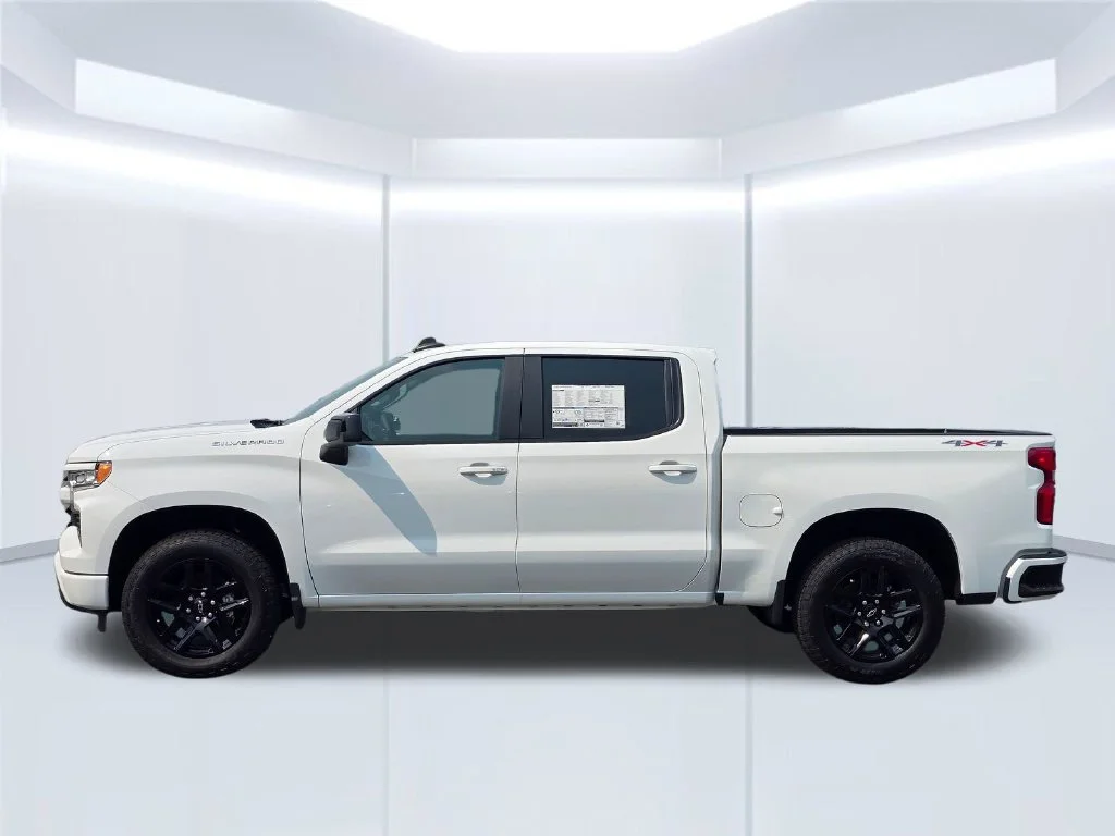 New 2026 White Chevrolet RST image 17
