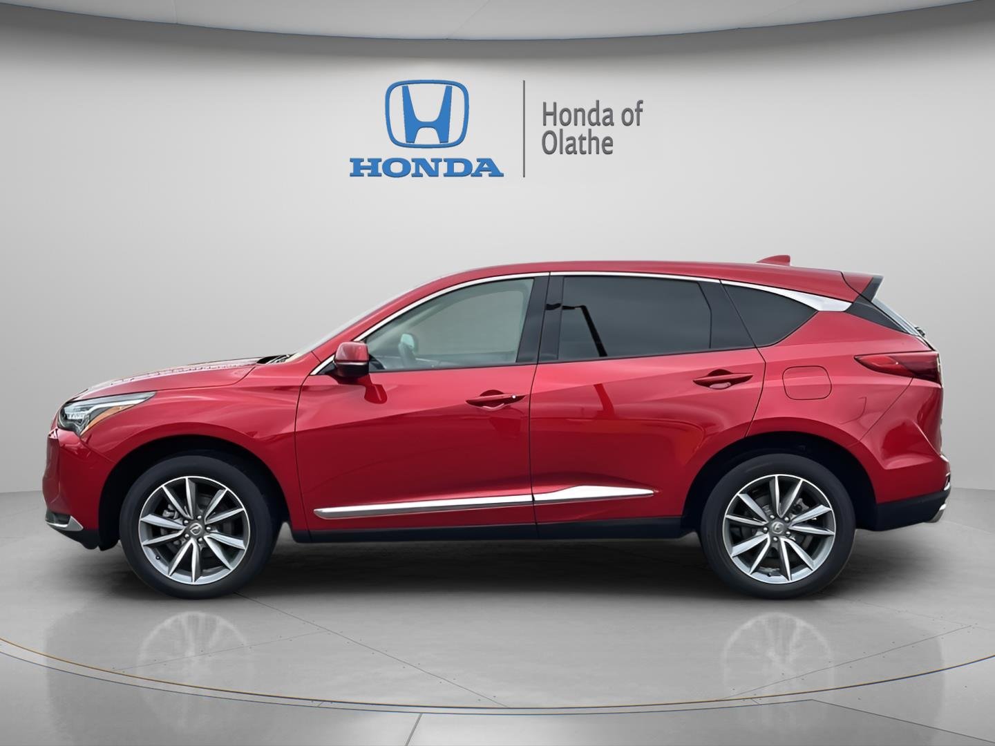 Used 2023 Performance Red Pearl acura SH-AWD w/Tech image 3