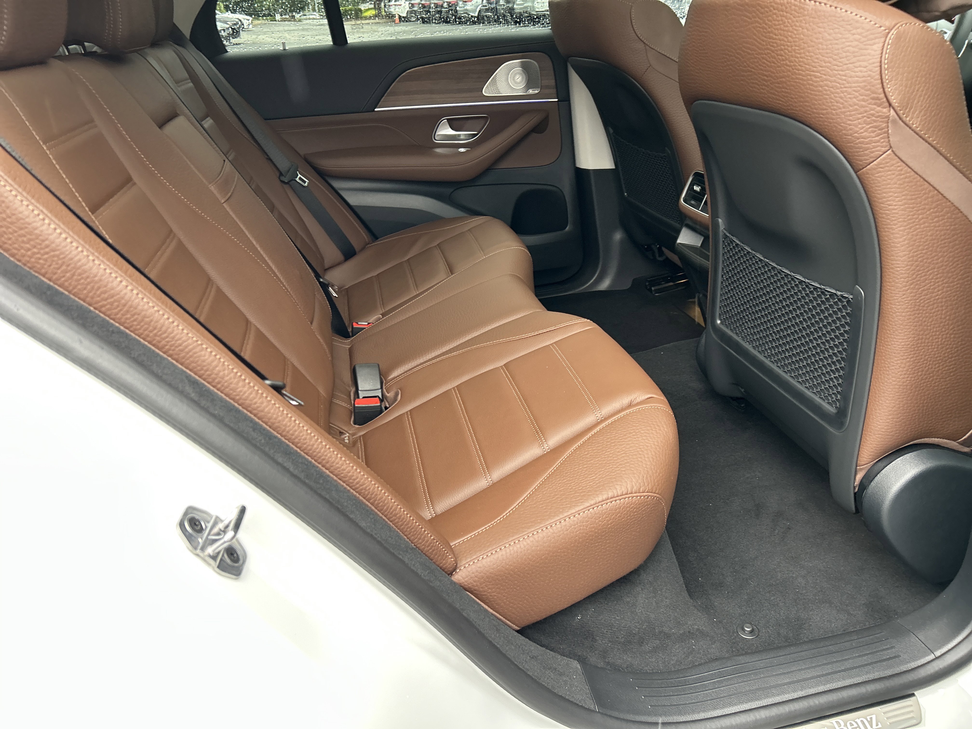 New 2026 MANUFAKTUR Moonlight White Metallic Mercedes-Benz GLE 450 4MATIC® SUV image 39