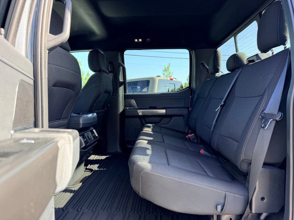 Used 2023 Gray Ford XLT image 18